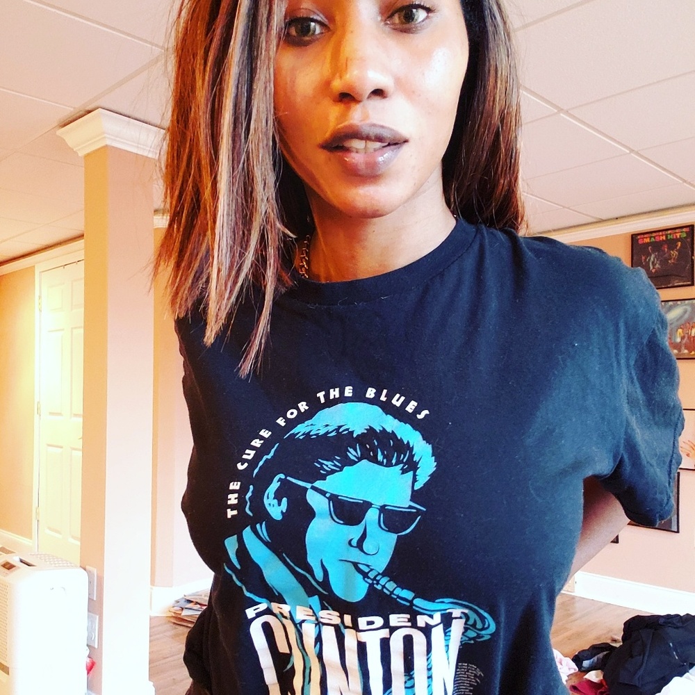 Retro 1992 Bill Clinton Playing Sax T-Shirt